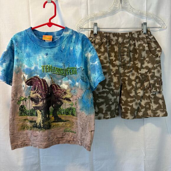 Disney Dinosaur Movie T-Shirt Cargo Shorts Set Large 7/8 Ten Tons of Fear Y2K - Picture 1 of 8